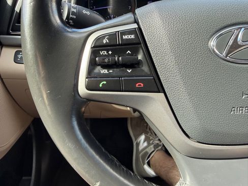 Used 2018 Hyundai Elantra Value Edition FWD image 25
