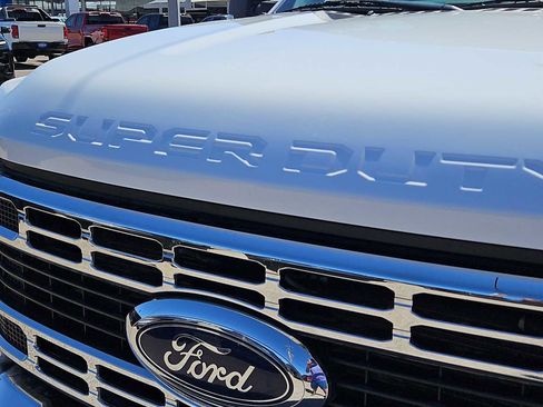 Used 2024 Ford F250 XLT w/ FX4 Off-Road Package AWD/4WD image 13