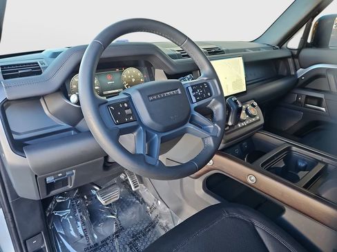 Used 2024 Land Rover Defender 110 X image 9