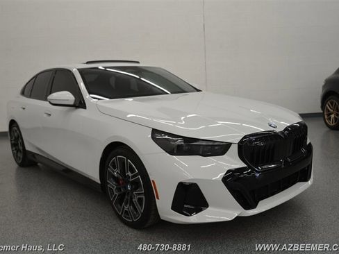 Used 2026 BMW 530i w/ M Sport Package image 6