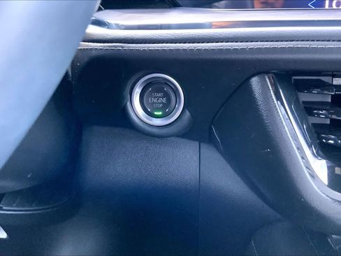 Used 2025 Chevrolet Suburban LT w/ Comfort Package RWD image 36