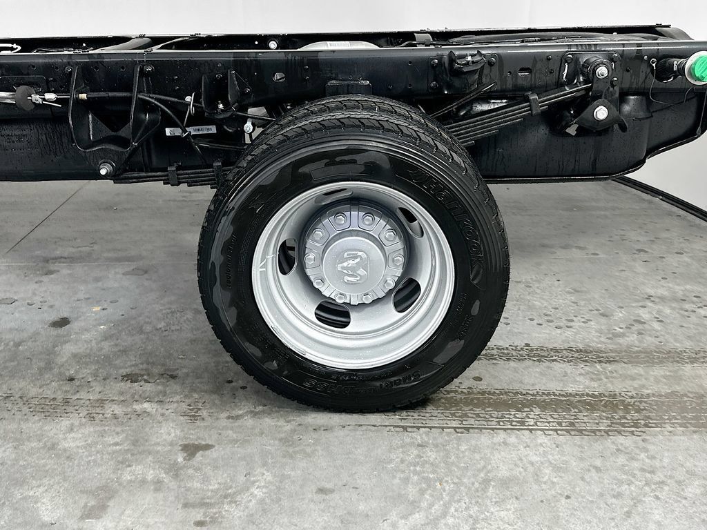 New 2026 RAM 5500 Tradesman AWD/4WD image 17