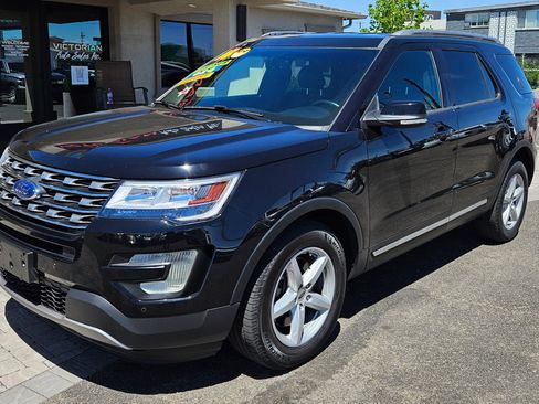 Used 2016 Ford Explorer XLT w/ Equipment Group 202A AWD/4WD image 2