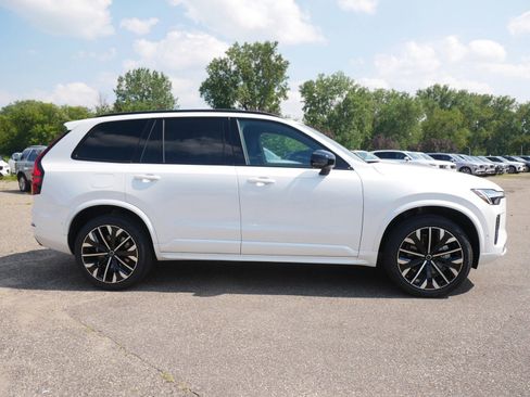 New 2026 Volvo XC90 B6 Ultra image 2