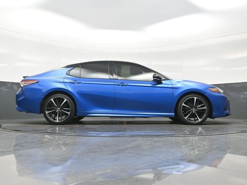 Used 2019 Toyota Camry XSE FWD image 33