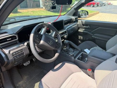 Used 2026 Toyota Tacoma TRD Sport AWD/4WD image 7