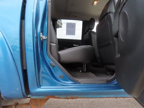 Used 2011 Chevrolet Colorado LT AWD/4WD image 15