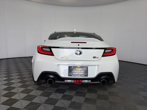 Used 2024 Toyota GR86 Premium RWD image 9
