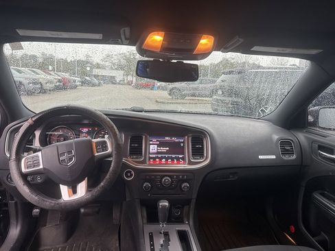 Used 2014 Dodge Charger R/T w/ Blacktop Package image 9