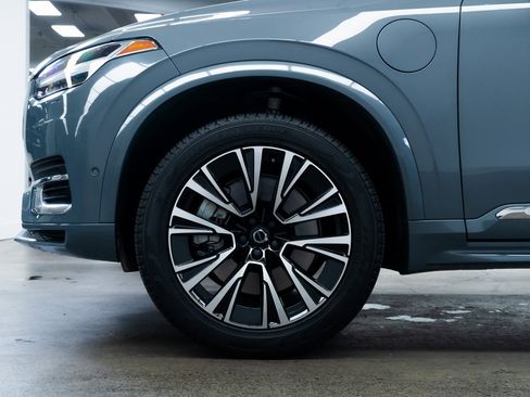 Used 2023 Volvo XC90 T8 Plus image 7