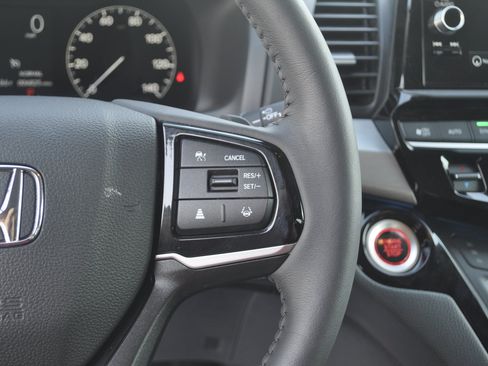 Used 2026 Honda Odyssey Touring image 24