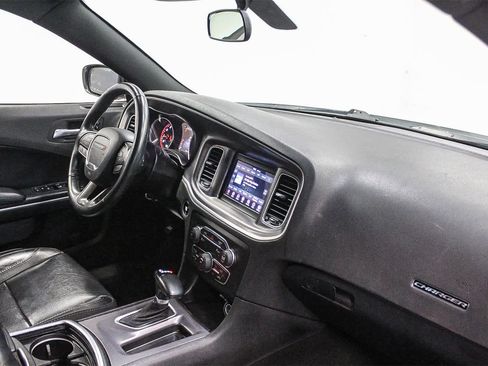 Used 2022 Dodge Charger SXT w/ Leather Interior Group image 17