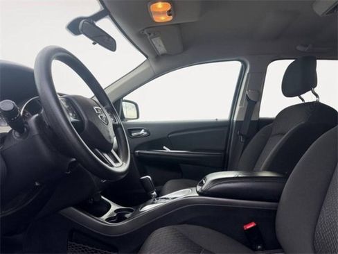 Used 2018 Dodge Journey SXT image 10