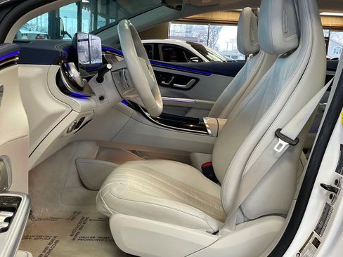 Used 2023 Mercedes-Benz EQE 500 4MATIC Sedan image 12