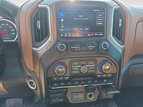 Used 2019 Chevrolet Silverado 1500 High Country w/ Technology Package image 10