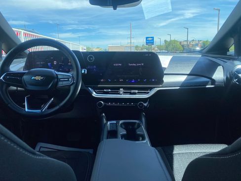 Used 2025 Chevrolet Equinox EV LT w/ Comfort Package AWD/4WD image 12