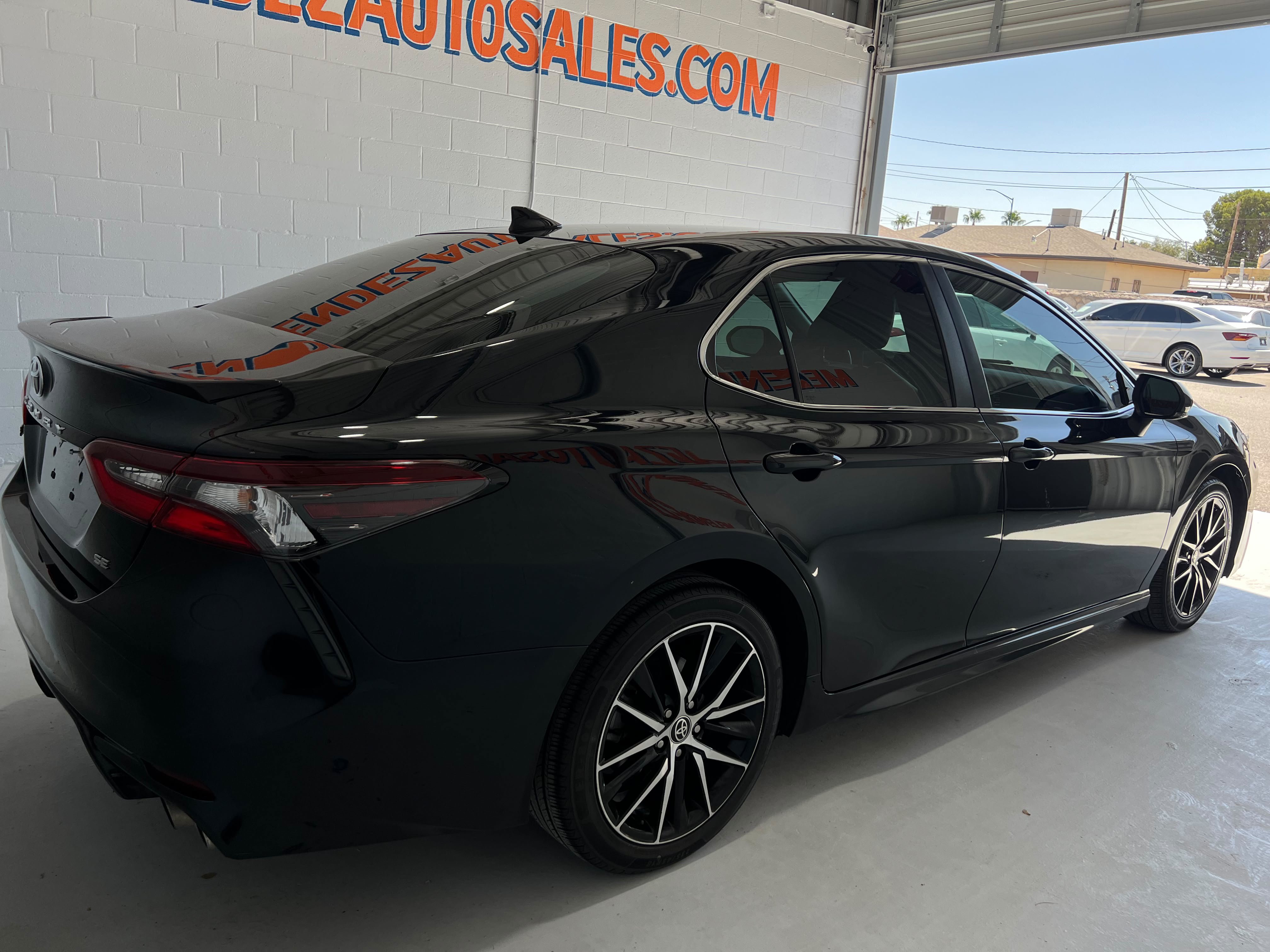 Used 2022 Toyota Camry SE w/ Carpet Mat Package (TMS) FWD image 5