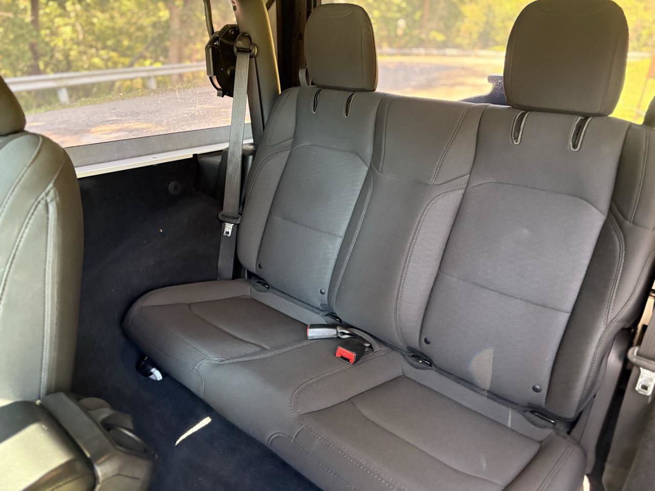 Used 2019 Jeep Wrangler Sport AWD/4WD image 18