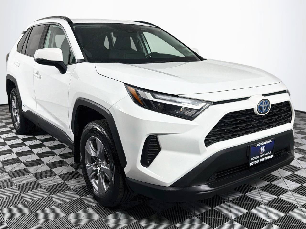 Used 2022 Toyota RAV4 XLE w/ XLE Grade Weather Package AWD/4WD image 29