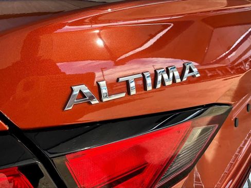 Used 2021 Nissan Altima 2.5 SR w/ SR Premium Package image 31