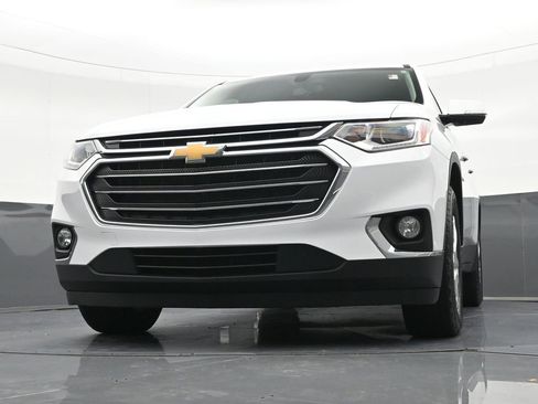Used 2021 Chevrolet Traverse LT FWD image 31