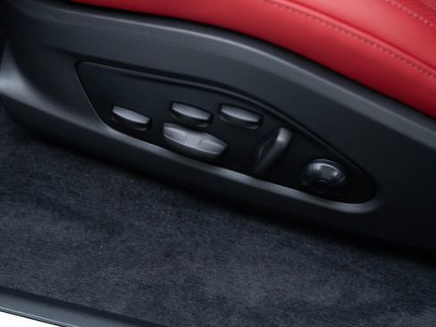 New 2026 Porsche Macan 4S Electric image 15