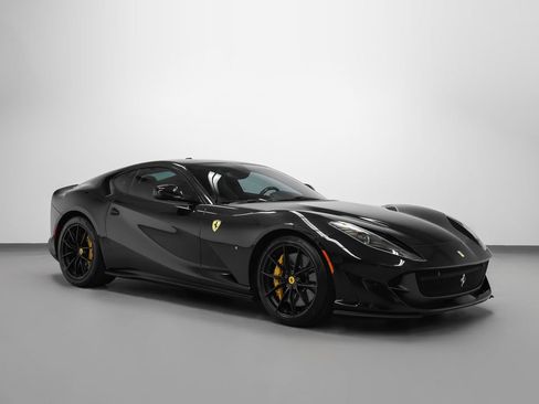Certified 2018 Ferrari 812 Superfast RWD image 1
