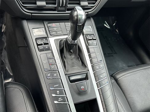 Used 2020 Porsche Macan image 28