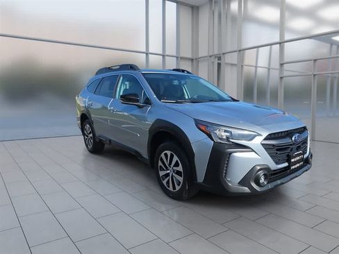 Used 2024 Subaru Outback Premium AWD/4WD image 3
