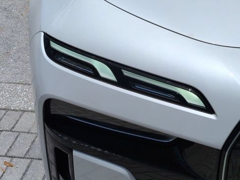 New 2026 BMW 750e xDrive AWD/4WD image 10