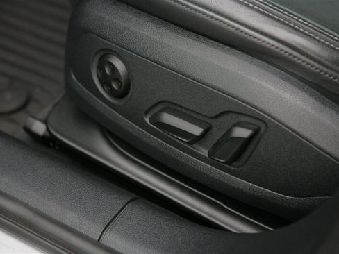 Used 2022 Audi A4 2.0T Premium Plus image 11