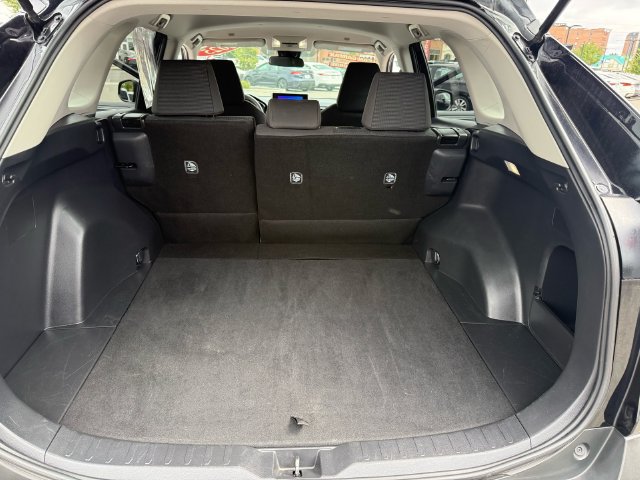 Certified 2025 Toyota RAV4 LE AWD/4WD image 27