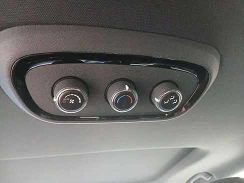 Used 2024 Dodge Durango GT image 32