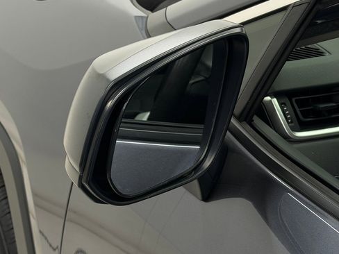 Used 2019 Toyota RAV4 LE w/ Carpet Mat Package image 31