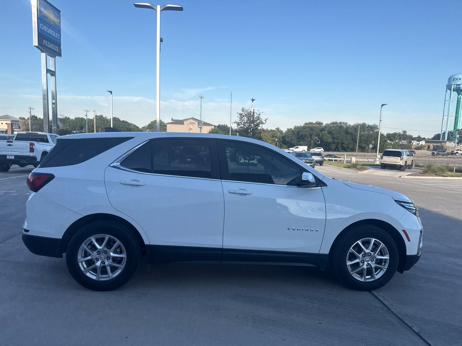 Used 2022 Chevrolet Equinox LT FWD image 6