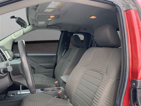 Used 2021 Nissan Frontier SV image 9