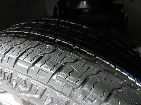 Used 2023 Ford F150 Lariat image 7