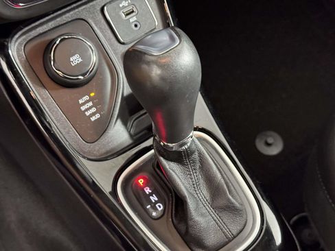 Used 2020 Jeep Compass Latitude AWD/4WD image 30