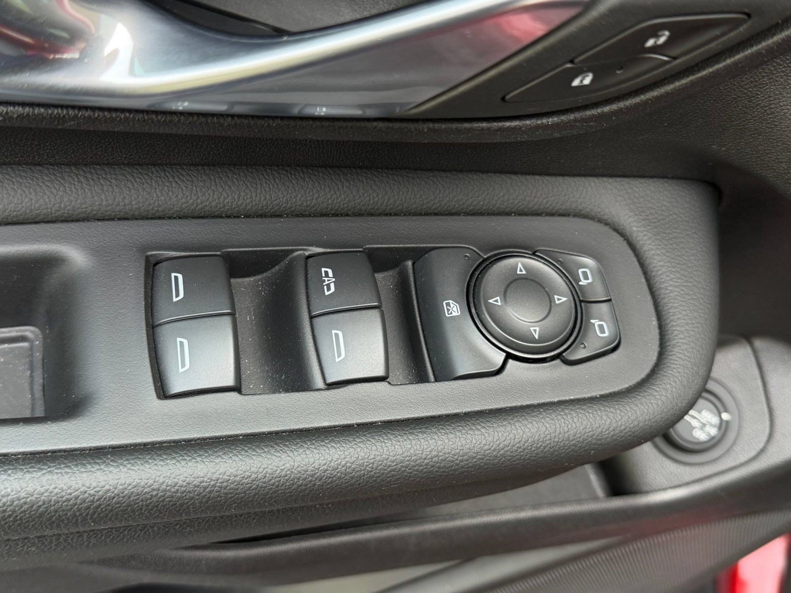 Used 2024 GMC Terrain SLT w/ Infotainment Package II AWD/4WD image 33