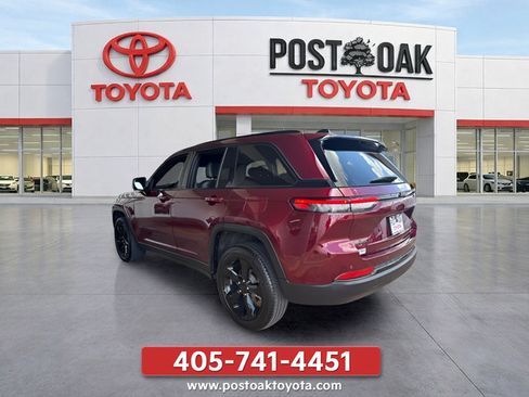 Used 2025 Jeep Grand Cherokee Limited w/ Black Appearance Package AWD/4WD image 5