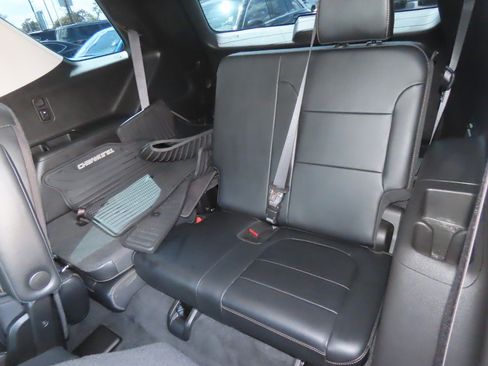 Used 2018 Chevrolet Traverse Premier w/ Redline Edition FWD image 22