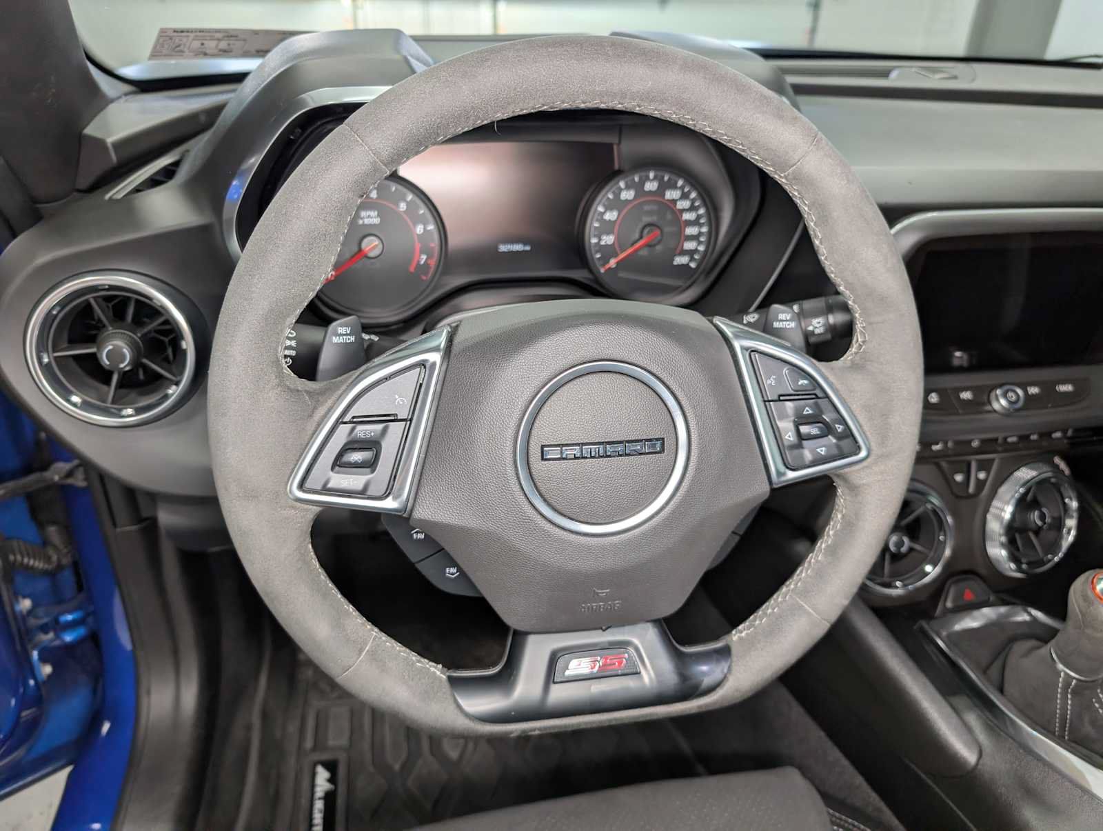 Used 2018 Chevrolet Camaro SS RWD image 31