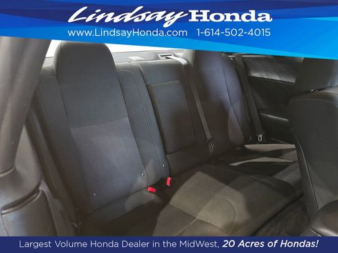 Used 2016 Dodge Challenger R/T RWD image 8