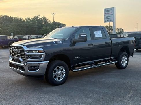 Used 2026 RAM 2500 Big Horn AWD/4WD image 3