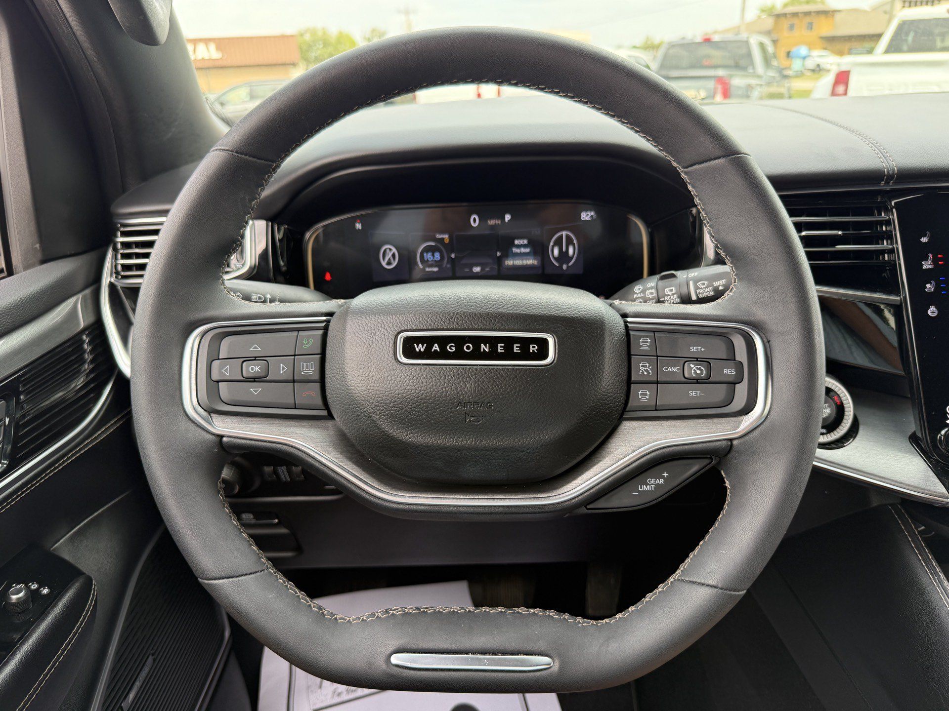 Used 2022 Jeep Wagoneer Series II AWD/4WD image 23