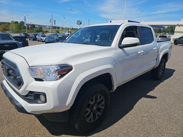Used 2023 Toyota Tacoma SR5 w/ Technology Package AWD/4WD image 3