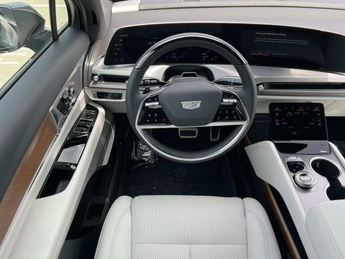 New 2026 Cadillac Vistiq Luxury AWD/4WD image 14