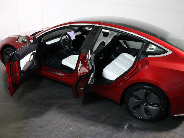 Used 2020 Tesla Model 3 Standard Range Plus RWD image 5