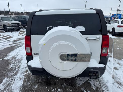 Used 2007 HUMMER H3 Adventure image 6