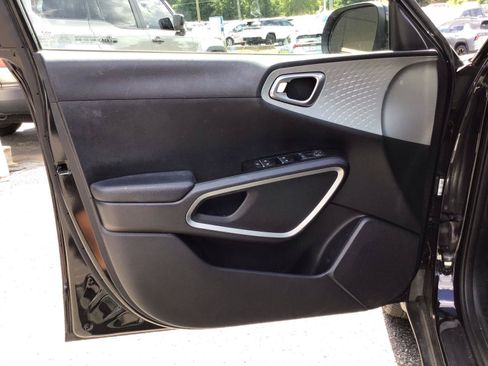 Used 2022 Kia Soul LX FWD image 10